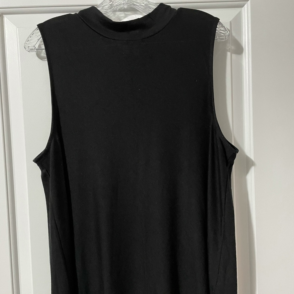 Banana Republic mock neck blouse. Looks great under blazers!!  XL (Black)